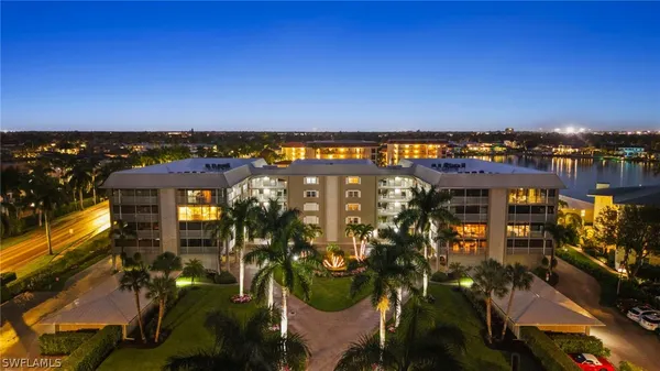 Property Slideshow image 3 of 48 | 2880 gulf shore blvd 410, Naples, FL, 34103