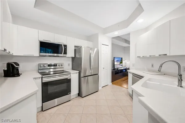 Property Slideshow image 2 of 45 | 8375 whisper trace ln 101, Naples, FL, 34114