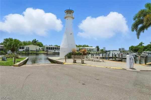 Property Slideshow image 2 of 50 | 5554 sir walter way, North Fort Myers, FL, 33917