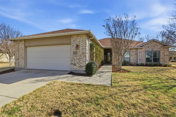 Property Slideshow image 3 of 33 | 8925 crestview dr, Denton, TX, 76207