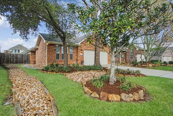 Property Slideshow image 3 of 28 | 46 s dylanshire cir, Conroe, TX, 77384