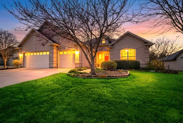 Property Slideshow image 2 of 40 | 11005 la jolla way, Denton, TX, 76207