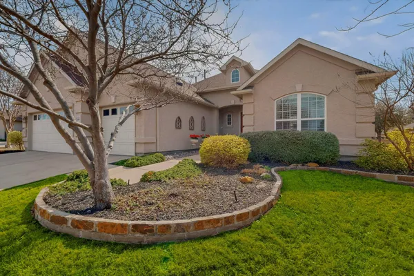 Property Slideshow image 3 of 40 | 11005 la jolla way, Denton, TX, 76207