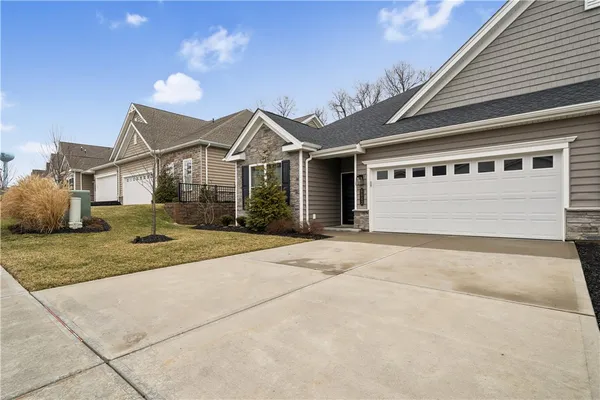 Property Slideshow image 3 of 50 | 6043 liberty blvd, Richland, PA, 15044