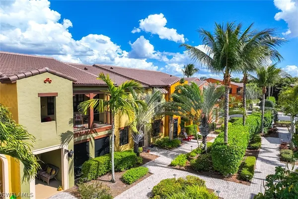 Property Slideshow image 2 of 50 | 9037 alturas st 3702, Naples, FL, 34113