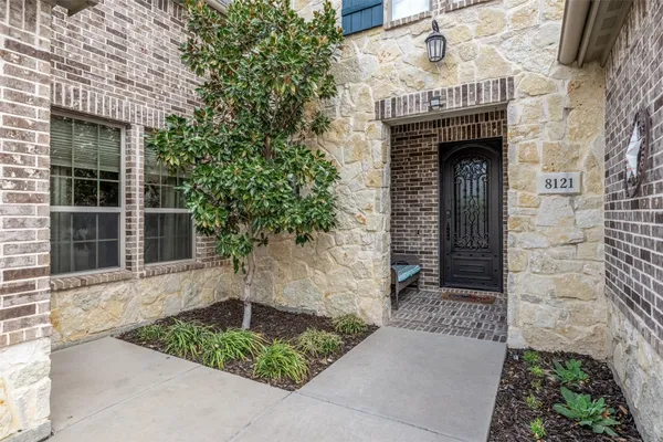Property Slideshow image 3 of 40 | 8121 tramore, The Colony, TX, 75056