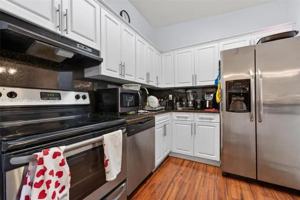 Property Slideshow image 3 of 20 | 9748 s belfort cir 201, Tamarac, FL, 33321