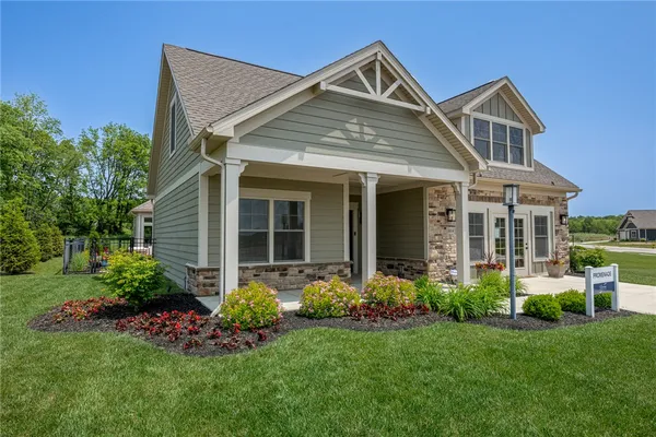 Property Slideshow image 3 of 55 | 1464 triple crown way, Beavercreek Twp, OH, 45385