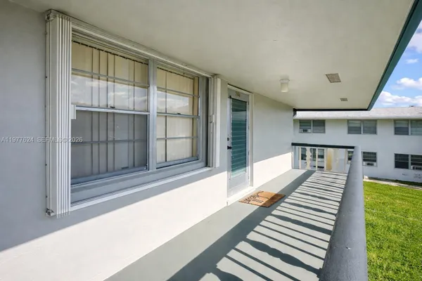 Property Slideshow image 2 of 10 | 264 norwich k 264, West Palm Beach, FL, 33417