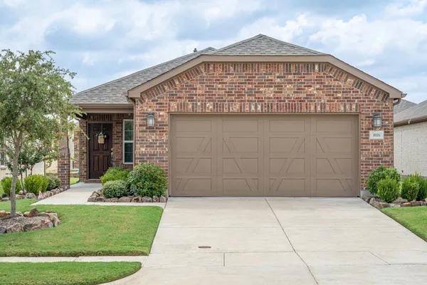 Property Slideshow image 2 of 32 | 816 hidden eddy dr, Mckinney, TX, 75071
