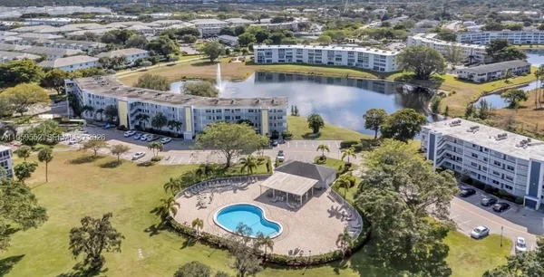 Property Slideshow image 2 of 23 | 4031 berkshire 4031, Deerfield Beach, FL, 33442