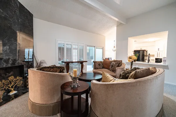 Property Slideshow image 2 of 20 | 3026 s peach hollow cir, Pearland, TX, 77584