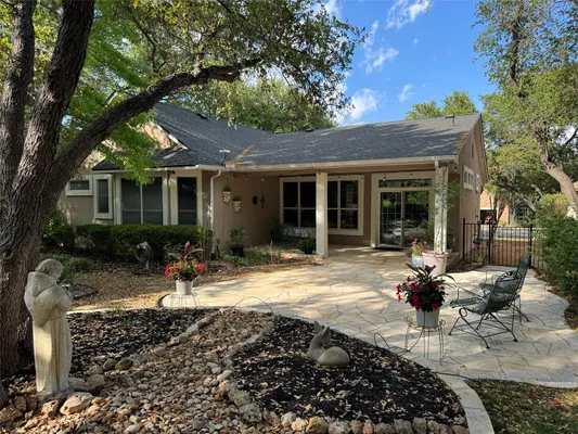Property Slideshow image 3 of 26 | 290 whispering wind dr, Georgetown, TX, 78633