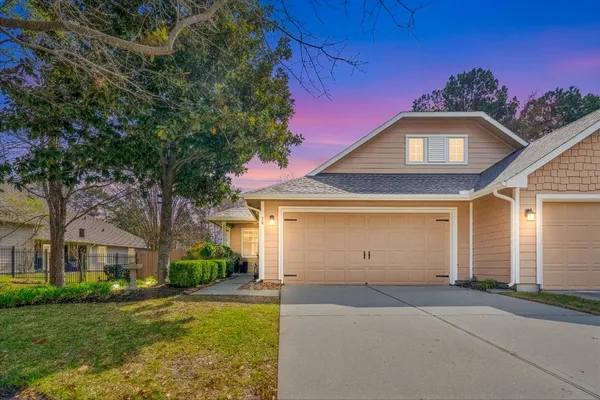 Property Slideshow image 2 of 50 | 14 fitzroy pl, Conroe, TX, 77384