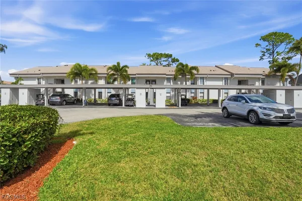 Property Slideshow image 2 of 50 | 5765 trailwinds dr 111, Fort Myers, FL, 33907