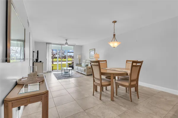 Property Slideshow image 2 of 33 | 9320 s hollybrook lake dr 108, Pembroke Pines, FL, 33025