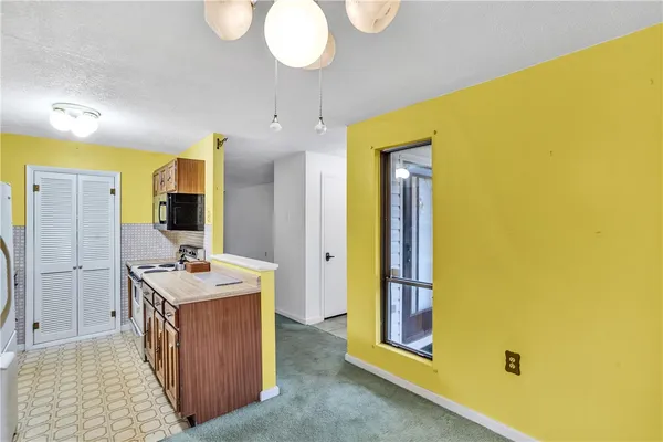 Property Slideshow image 2 of 21 | 61 strawberry ln, Marshall, PA, 15090