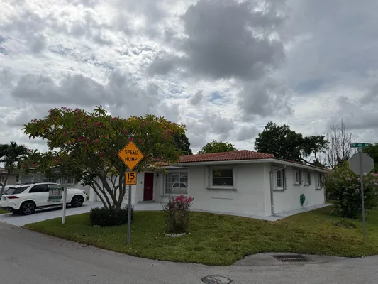 Property Slideshow image 2 of 56 | 4958 nw 48th ave, Tamarac, FL, 33319