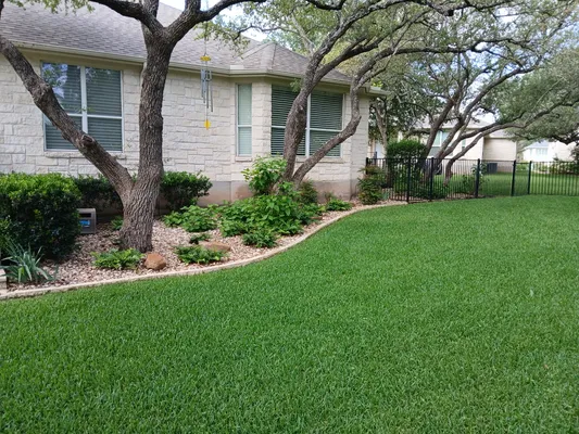 Property Slideshow image 2 of 34 | 416 brazos dr, Georgetown, TX, 78628