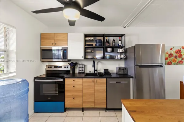 Property Slideshow image 2 of 49 | 2901 nw 46th ave 307, Lauderdale Lakes, FL, 33313