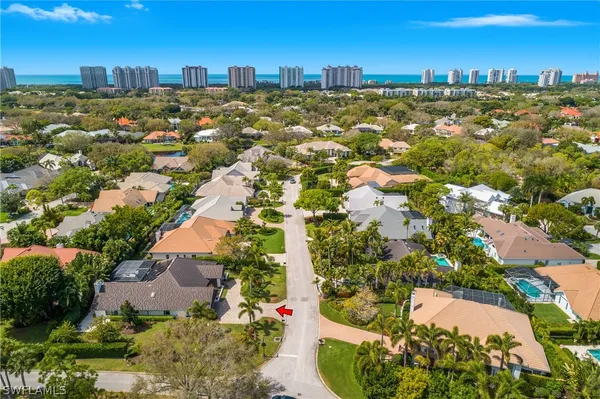 Property Slideshow image 2 of 50 | 720 shadow lake ln, Naples, FL, 34108