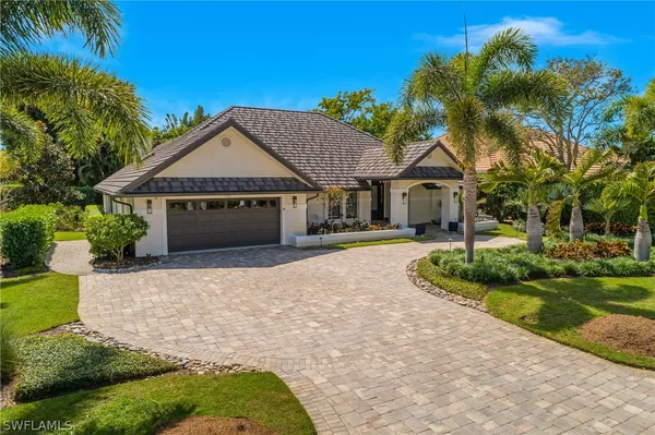 Property Slideshow image 3 of 50 | 720 shadow lake ln, Naples, FL, 34108