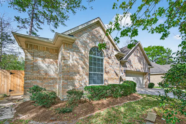 Property Slideshow image 2 of 27 | 22 w windsor hills cir, Conroe, TX, 77384