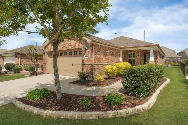 Property Slideshow image 2 of 50 | 2947 cone flower dr, Richmond, TX, 77469