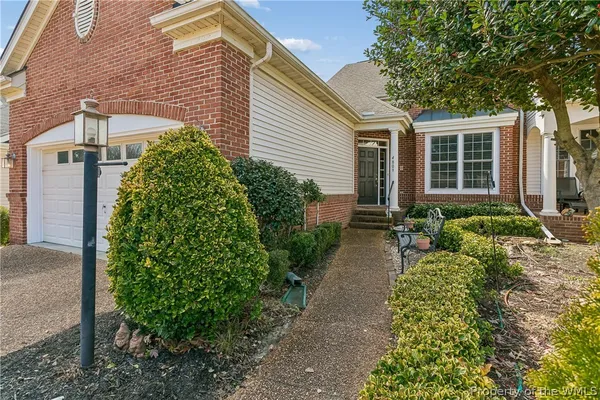 Property Slideshow image 3 of 35 | 4809 constitution, Williamsburg, VA, 23188