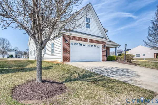 Property Slideshow image 2 of 47 | 7500 settlers ridge ct, Henrico, VA, 23231