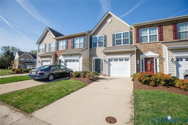 Property Slideshow image 2 of 42 | 7409 washington arch dr, Mechanicsville, VA, 23111