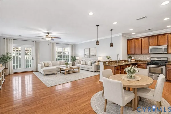 Property Slideshow image 3 of 42 | 7409 washington arch dr, Mechanicsville, VA, 23111