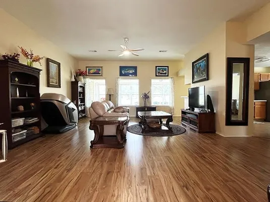 Property Slideshow image 2 of 26 | 2735 s peach hollow cir, Pearland, TX, 77584