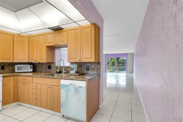Property Slideshow image 2 of 31 | 2502 antigua ter j3, Coconut Creek, FL, 33066