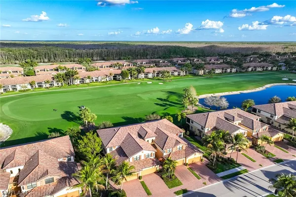 Property Slideshow image 2 of 50 | 28051 cookstown ct 3904, Bonita Springs, FL, 34135