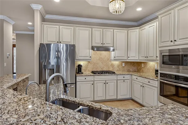 Property Slideshow image 3 of 46 | 2898 aviamar cir, Naples, FL, 34114