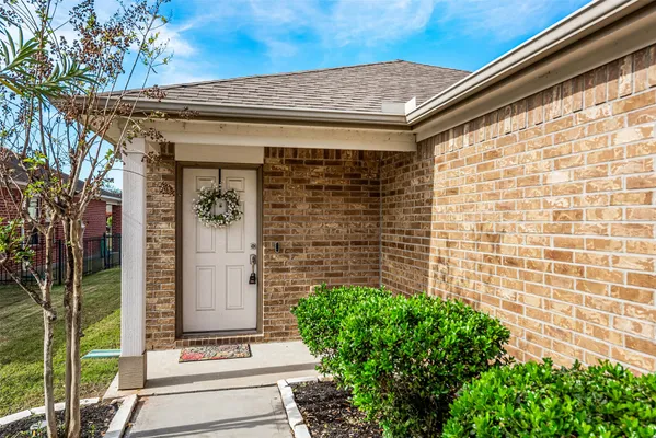 Property Slideshow image 2 of 34 | 614 shoreside dr, Richmond, TX, 77469