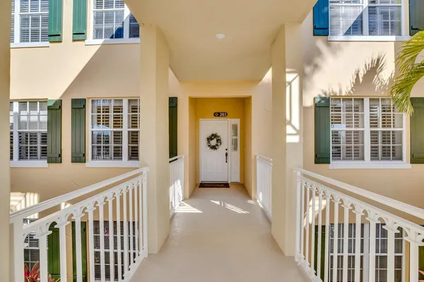 Property Slideshow image 2 of 30 | 5520 n harbor village dr 203, Vero Beach, FL, 32967