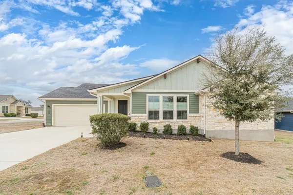 Property Slideshow image 2 of 37 | 105 pelican ln, San Marcos, TX, 78666