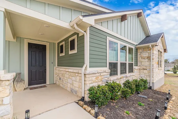 Property Slideshow image 3 of 37 | 105 pelican ln, San Marcos, TX, 78666