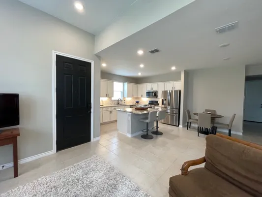 Property Slideshow image 2 of 25 | 108 harborside dr 101, San Marcos, TX, 78666