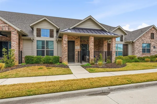 Property Slideshow image 3 of 40 | 7236 calistoga ln, Grand Prairie, TX, 75054