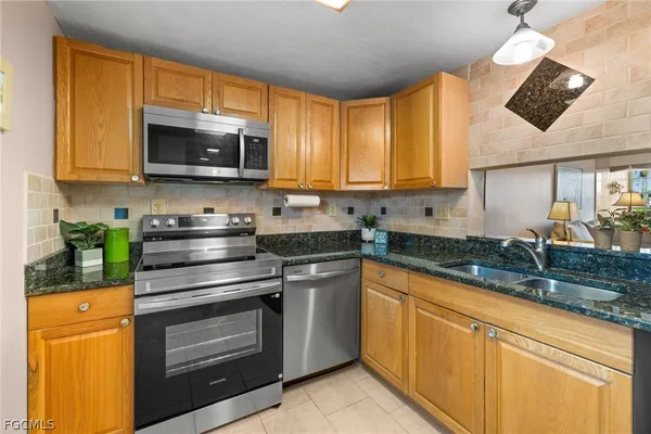 Property Slideshow image 2 of 50 | 6220 augusta dr 114, Fort Myers, FL, 33907