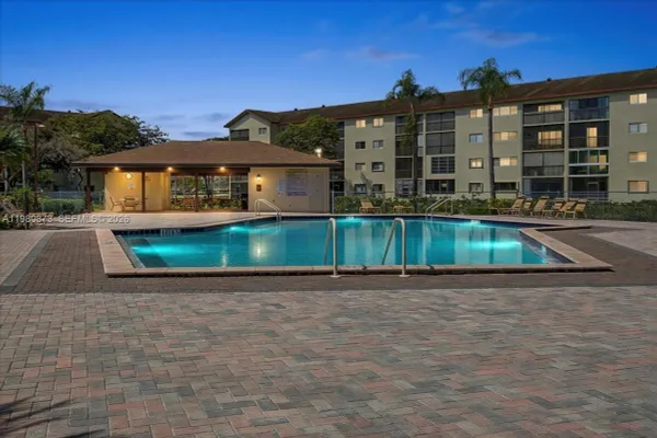 Property Slideshow image 2 of 53 | 1600 sw 127th way 102c, Pembroke Pines, FL, 33027
