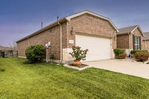 Property Slideshow image 2 of 36 | 7265 honeybee ln, Frisco, TX, 75036