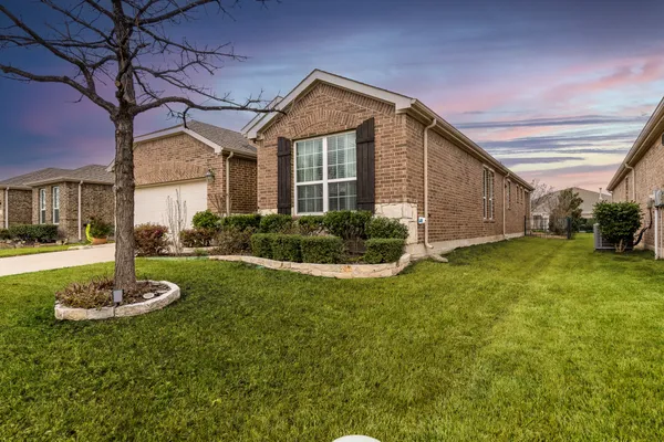 Property Slideshow image 3 of 36 | 7265 honeybee ln, Frisco, TX, 75036