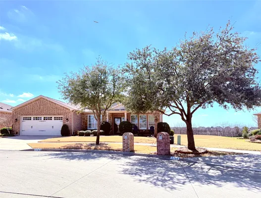 Property Slideshow image 3 of 8 | 1733 harbor springs dr, Frisco, TX, 75036