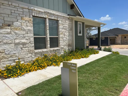 Property Slideshow image 2 of 19 | 131 ace ln 101, San Marcos, TX, 78666
