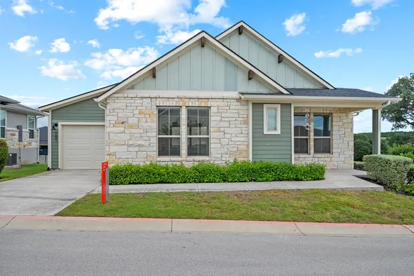 Property Slideshow image 2 of 25 | 131 ace ln 101, San Marcos, TX, 78666