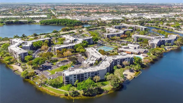 Property Slideshow image 2 of 23 | 1100 colony point cir 201, Pembroke Pines, FL, 33026